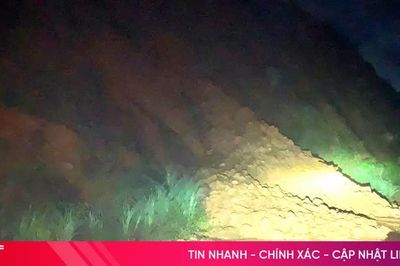 Mưa lớn ở Hà Tĩnh: Nguy cơ sạt lở đường Đồng Trung, 6 hồ chứa đang xả tràn