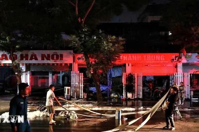 Vụ cháy cửa hàng xe máy ở Hà Nội: Ngăn chặn cháy lan sang các cơ sở lân cận