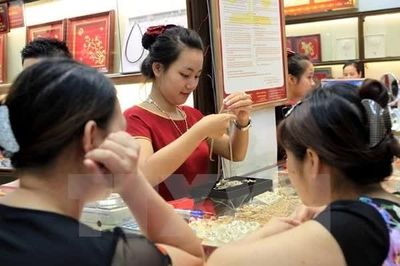 Giá vàng tiếp tục tăng, SJC tiến gần ngưỡng 145 triệu đồng mỗi lượng