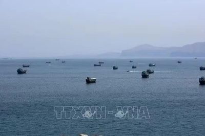 Lương thưởng của thuỷ thủ dám mạo hiểm vượt eo biển Hormuz tăng vọt