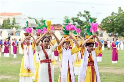 Lễ rước y trang trong lễ hội Katê: Giữ mạch nguồn di sản