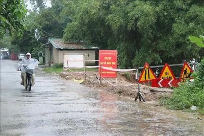 Huế: Sạt lở áp sát di tích, uy hiếp khu dân cư
