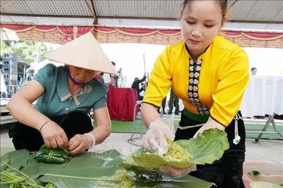 Đặc sắc Lễ hội Cốm Co Giàng