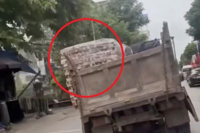 Thiếu biển số, chở hàng lệch xe, tài xế xe tải bị phạt gần 24 triệu đồng