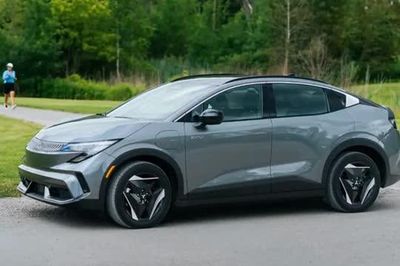 Xe điện Mitsubishi công suất 214 mã lực, phạm vi hoạt động 454 km, giá gần 1 tỷ đồng