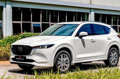 Xe gầm cao hạng C đua giảm giá