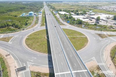 Phấn khởi khi đường cao tốc Bến Lức - Long Thành thông xe