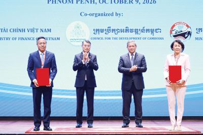 Thủ tướng Chính phủ Lê Minh Hưng kết thúc chuyến thăm chính thức Lào và bắt đầu chuyến thăm chính thức Campuchia