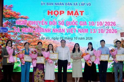 Xã Lấp Vò: Họp mặt Ngày Chuyển đổi số và Ngày Doanh nhân Việt Nam