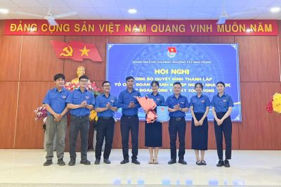Đoàn phường Tây Nha Trang công bố quyết định thành lập tổ chức đoàn doanh nghiệp ngoài nhà nước