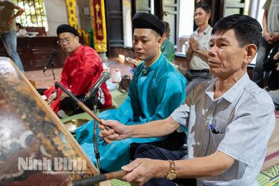 Người giữ lề lối cổ trong những nghi lễ truyền thống