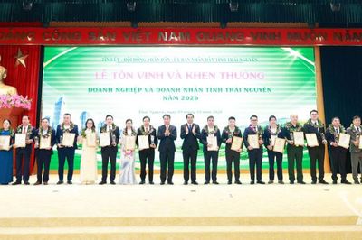 Thái Nguyên ghi nhận, tôn vinh đóng góp của cộng đồng doanh nghiệp, doanh nhân