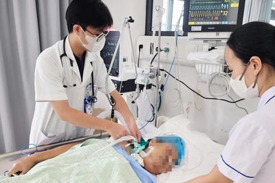 Tính mạng nguy kịch chỉ vì vết gai đâm