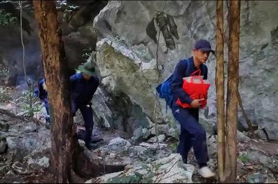 Quảng Trị: Tìm thấy, cất bốc bốn hài cốt liệt sĩ Lào
