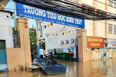 Bao giờ Cần Thơ hết cảnh đường phố ngập sâu?