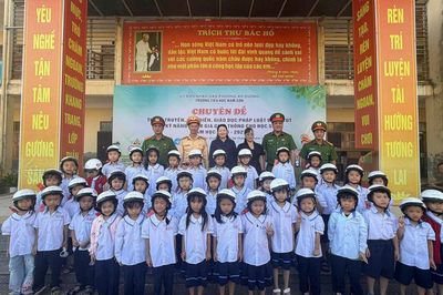 Hải Phòng: Tuyên truyền kiến thức an toàn giao thông cho học sinh, giáo viên Trường Tiểu học Nam Sơn