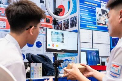 Học sinh làm giả nhật ký nghiên cứu hoặc dữ liệu gốc sẽ bị cấm dự thi