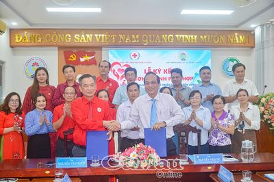 Gắn hỗ trợ nhân đạo với tạo sinh kế bền vững cho người yếu thế