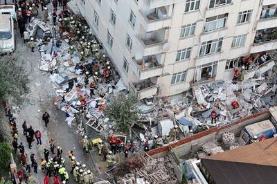 Sập tòa nhà 7 tầng: Bé gái 6 tuổi mắc kẹt tại nơi cứu hộ chưa thể tiếp cận