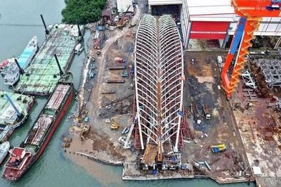 TPHCM: Cầu đi bộ ngàn tỷ vượt sông Sài Gòn chuẩn bị hợp long