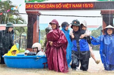 Dự báo thời tiết 9/10: Vùng mưa lớn ở miền Trung mở rộng, tâm mưa từ Hà Tĩnh-Huế