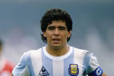 Công tố viên cáo buộc bác sĩ bỏ mặc Maradona đến chết, đề nghị 12 năm tù