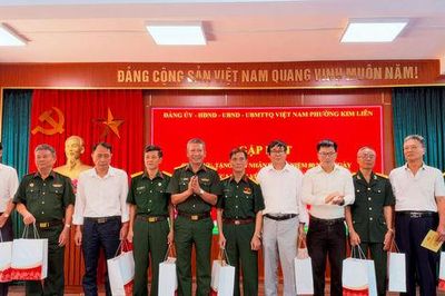 Phường Kim Liên tri ân các thế hệ cán bộ lực lượng vũ trang Thủ đô