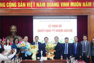 Bộ VHTTDL công bố các quyết định điều động, bổ nhiệm cán bộ