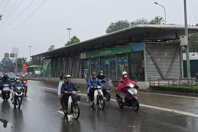 Hà Nội mưa dông trong ngày 10-10