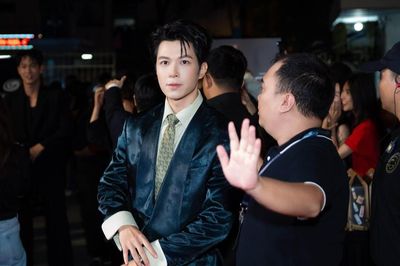 Chồng Diệu Nhi đẹp trai không 'góc chết' qua 'cam thường'
