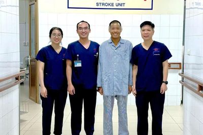 Chủ quan sốt nhẹ, đau rát họng, một thanh niên bị suy hô hấp nguy kịch