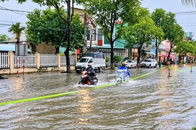 Ngày 10/10: Trung Bộ tiếp tục có mưa to, có nơi mưa trên 200mm