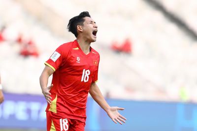 HLV Troussier: Việt Nam đừng đi đường tắt