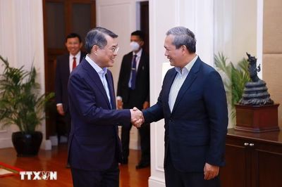 Thủ tướng Lê Minh Hưng cùng Thủ tướng Hun Manet dùng bữa sáng và làm việc
