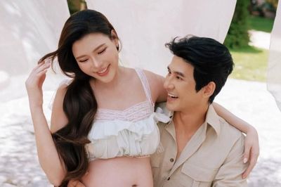 Thúy Diễm sinh con gái