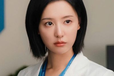 'Nữ hoàng nước mắt' Kim Ji Won bùng nổ