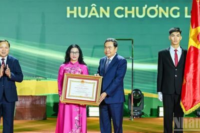 [Ảnh] Chủ tịch Quốc hội Trần Thanh Mẫn dự Lễ kỷ niệm 70 năm Học viện Nông nghiệp Việt Nam