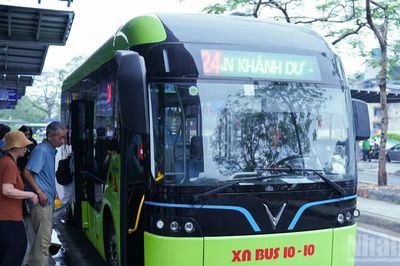 Hà Nội đẩy mạnh đưa xe buýt điện vào khai thác trong năm 2026