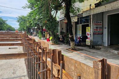 Dự án chống ngập gần 130 tỷ đồng ì ạch, dân khổ giữa mùa mưa