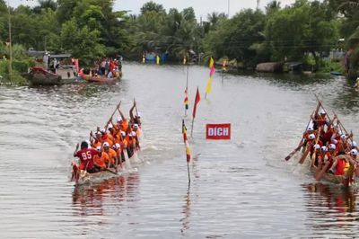 Cà Mau: Sôi nổi đua ghe Ngo mini mừng lễ Sene Dolta