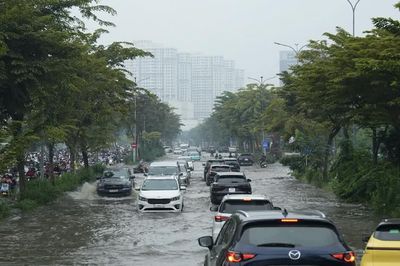 Dự báo thời tiết ngày 11/10: TP HCM mưa lớn, triều cường dâng cao