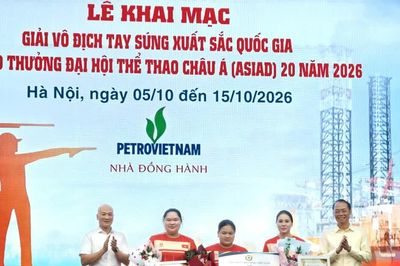 Thu Vinh cùng đồng đội nhận thưởng 50 triệu đồng sau HCĐ Asiad 20
