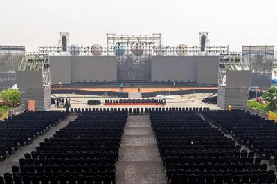 Toàn cảnh sân khấu Hoa hậu Việt Nam 2026 ở Đồi Rồng, sẵn sàng đón hơn 3.000 khán giả