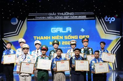 Tuyên dương 15 thanh niên sống đẹp, cống hiến vì cộng đồng
