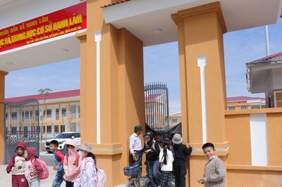 Trường nội trú liên cấp ở Nghệ An: Vừa học vừa chờ hoàn thiện
