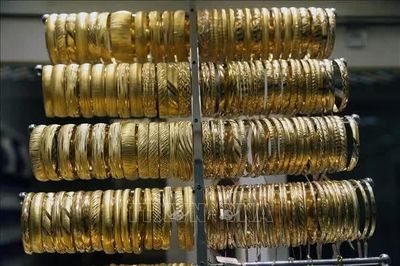 Sáng 10/10: Trái ngược với thế giới, giá vàng trong nước đứng yên