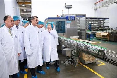 Thủ tướng Lê Minh Hưng thăm dự án Angkormilk của Vinamilk tại Campuchia