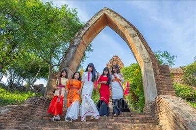 Nơi thời gian dừng lại cùng kiến trúc Chăm cổ