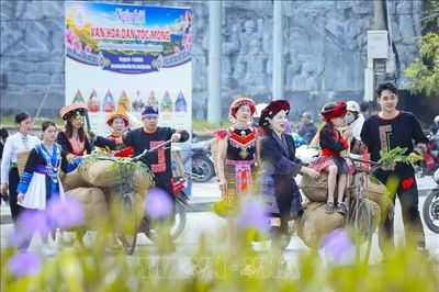 Sắc màu văn hóa Mông hòa nhịp trải nghiệm lịch sử Điện Biên Phủ
