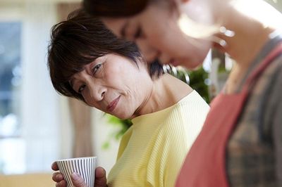 Giận mẹ chồng muốn đi hẹn hò với bạn trai, nàng dâu gây ra sự việc không tưởng